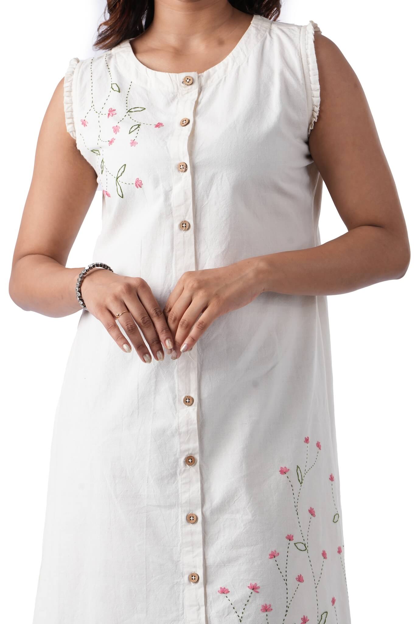 Sleeveless Pleated Dress with Floral Embroidery