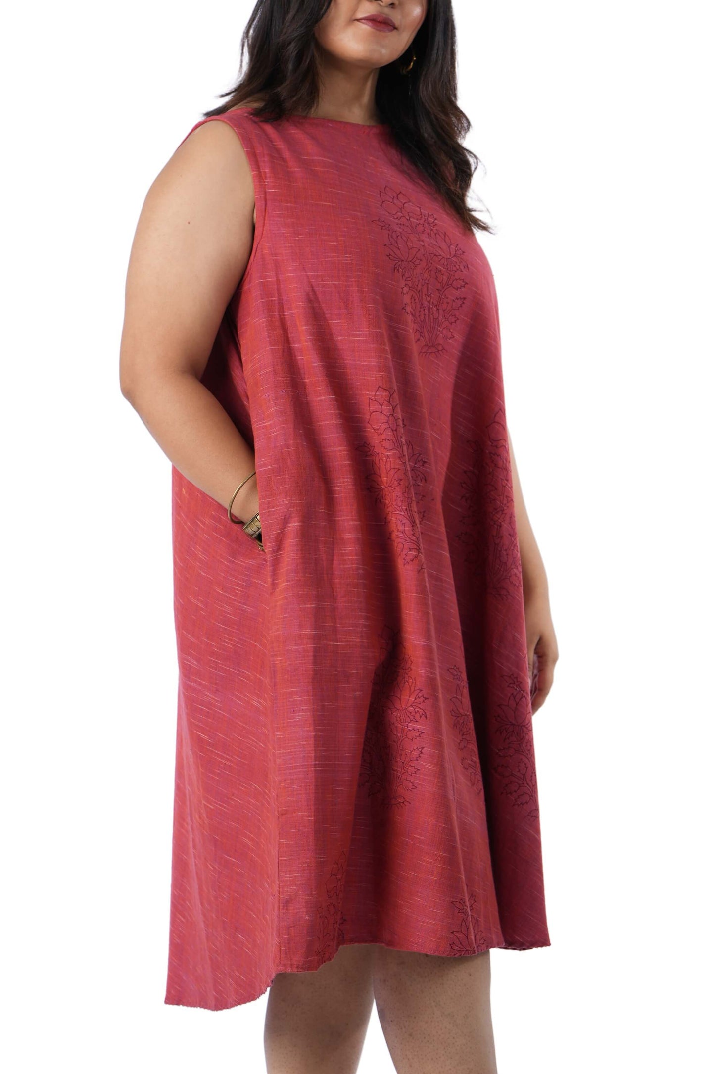 Red sleeveless dress