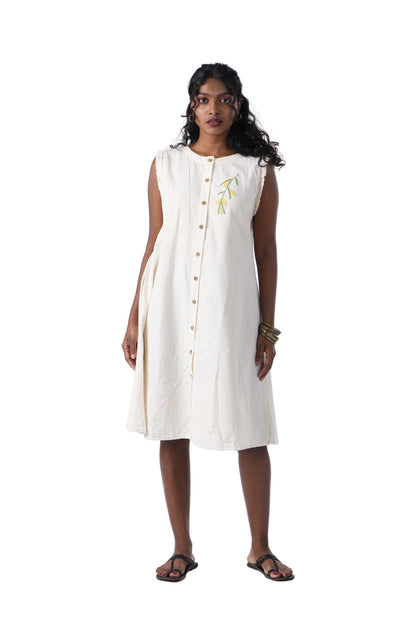 Sleeveless Pleated Dress with Yellow embroidery