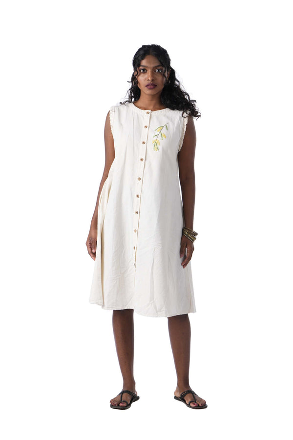 Sleeveless Pleated Dress with Yellow embroidery